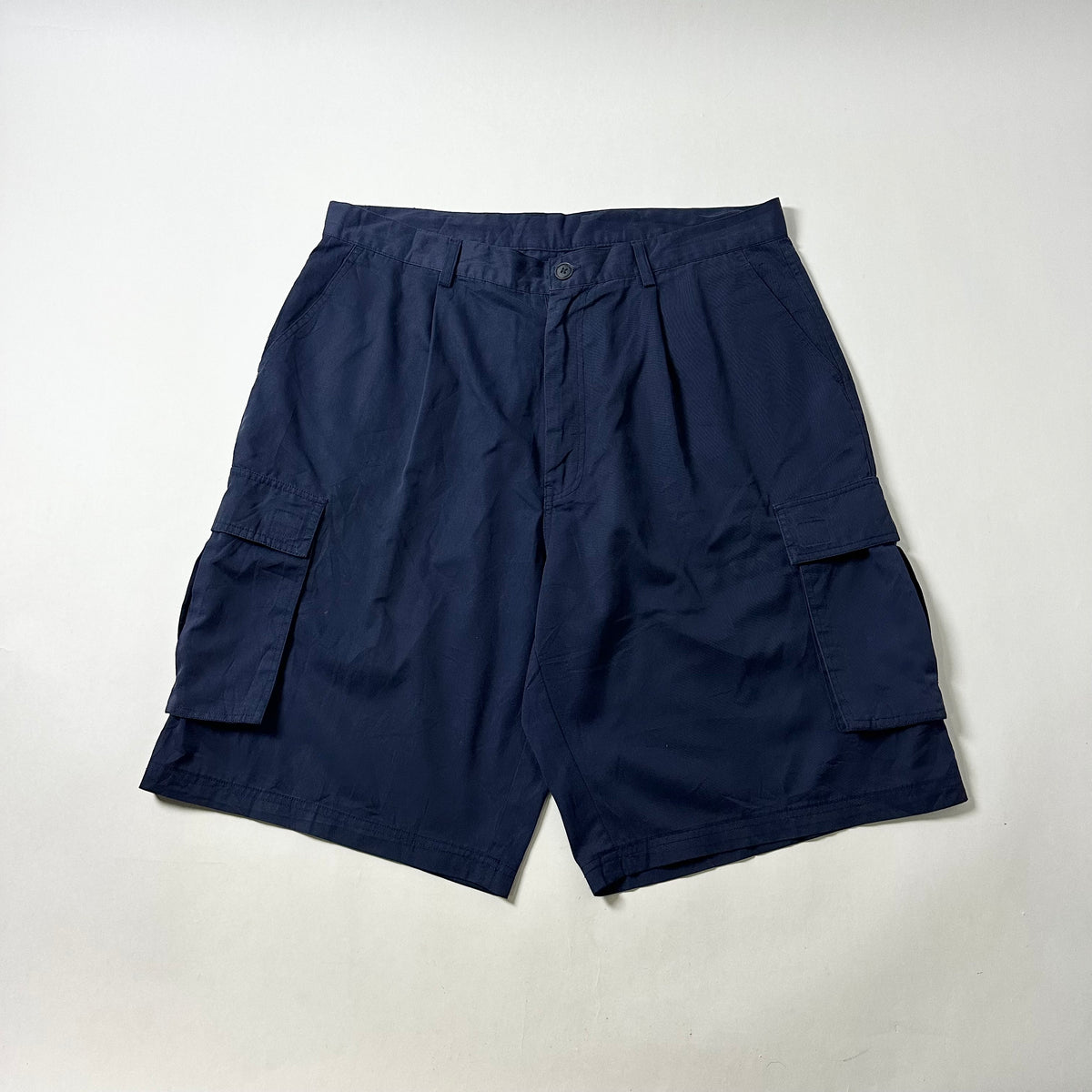 Pleated Cargo Shorts in Navy Blue (Size 36)