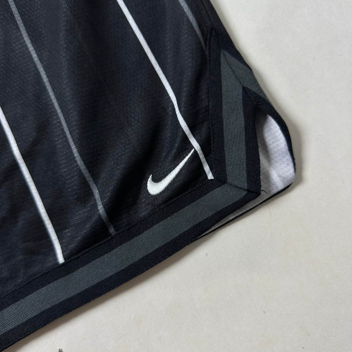Nike Dri-Fit DNA 10 Basketball Shorts in Black (Size 30-36)