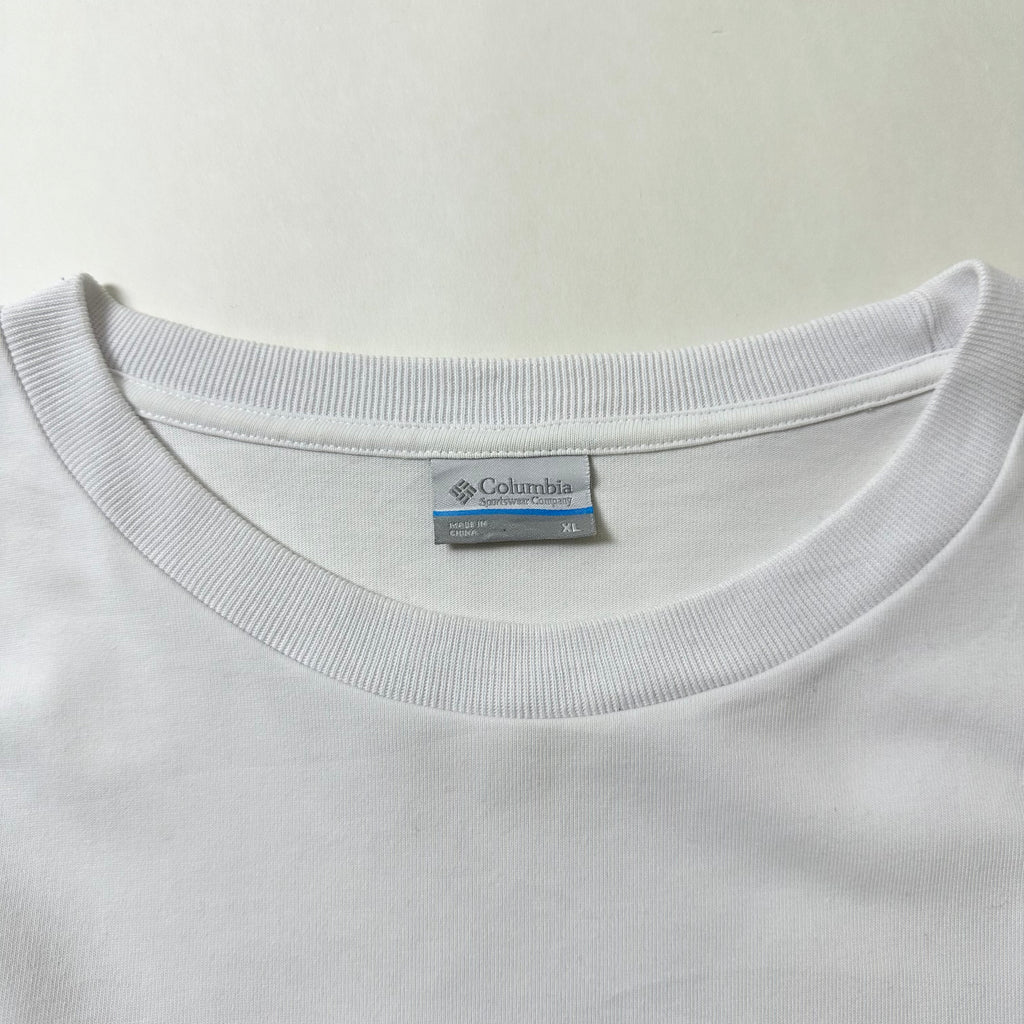 Columbia Longsleeve Pocket T-shirt in White (Size XL)