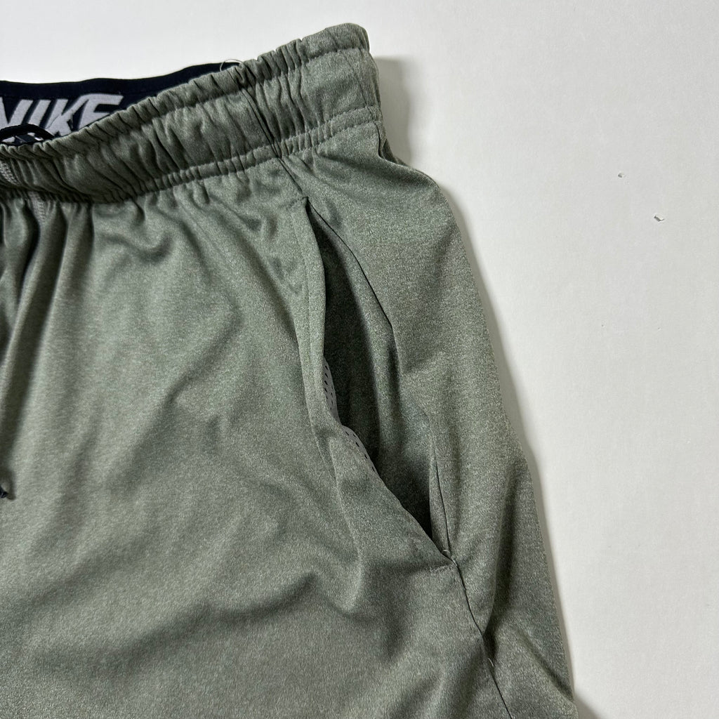 Nike Dri-FIT Men’s training shorts (Size Small 26-32) - SOLD