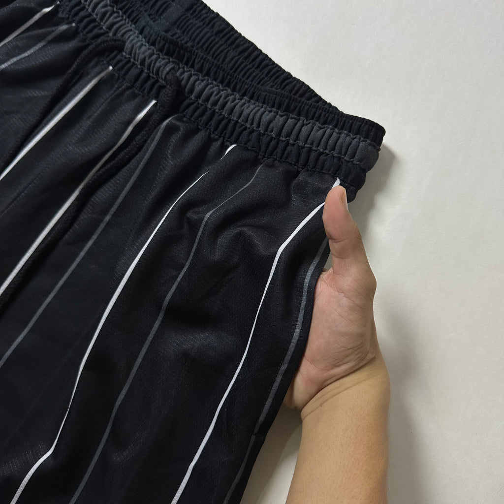 Nike Dri-Fit DNA 10 Basketball Shorts in Black (Size 30-36)