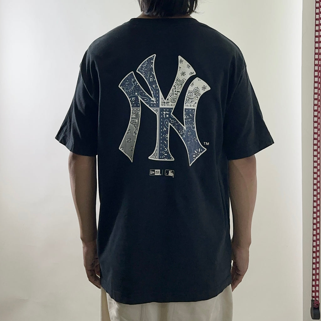 New Era MLB Paisley T-shirt New York Yankees Logo Black Medium (Fits Large)