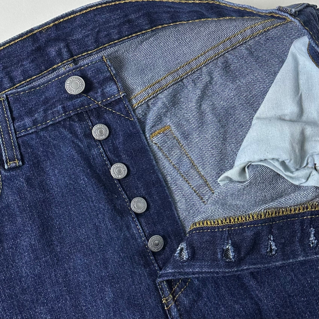 Levi’s 501 Original Fit Jeans Extended Patch Button Fly in Rinse Dark Wash (Size 32)