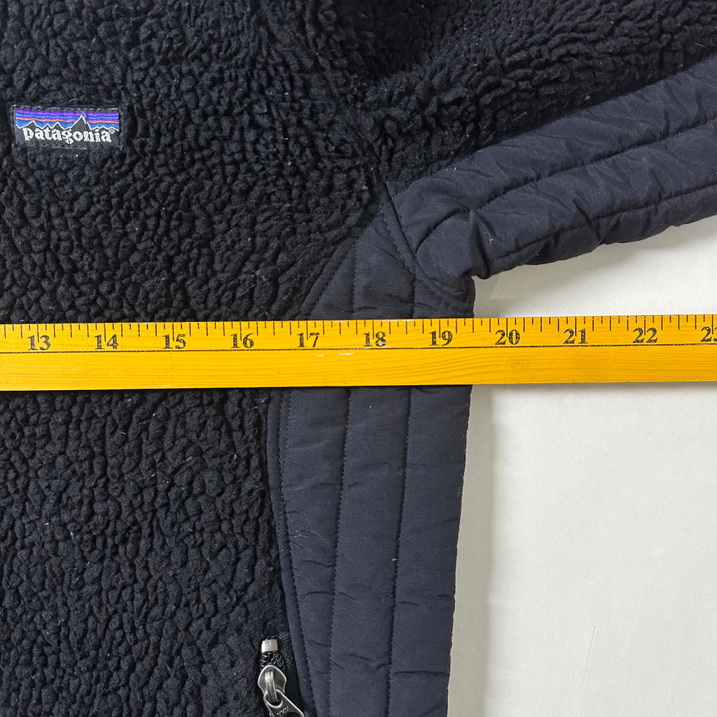 Patagonia Synchilla Women’s Fleece Jacket in Black (Size Medium)