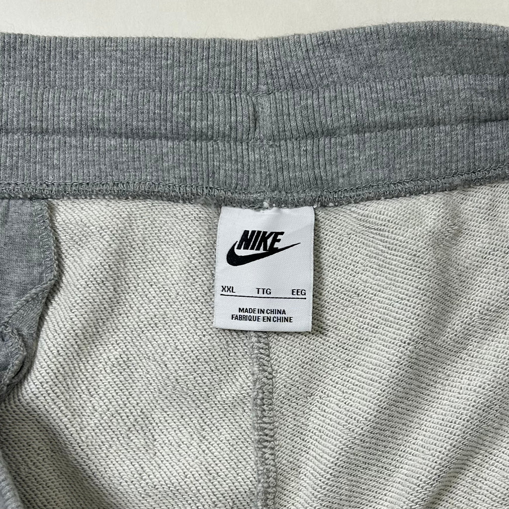 Nike Club Fleece Embroidered Swoosh Sweatpants in Gray Heather (Size 32-36)