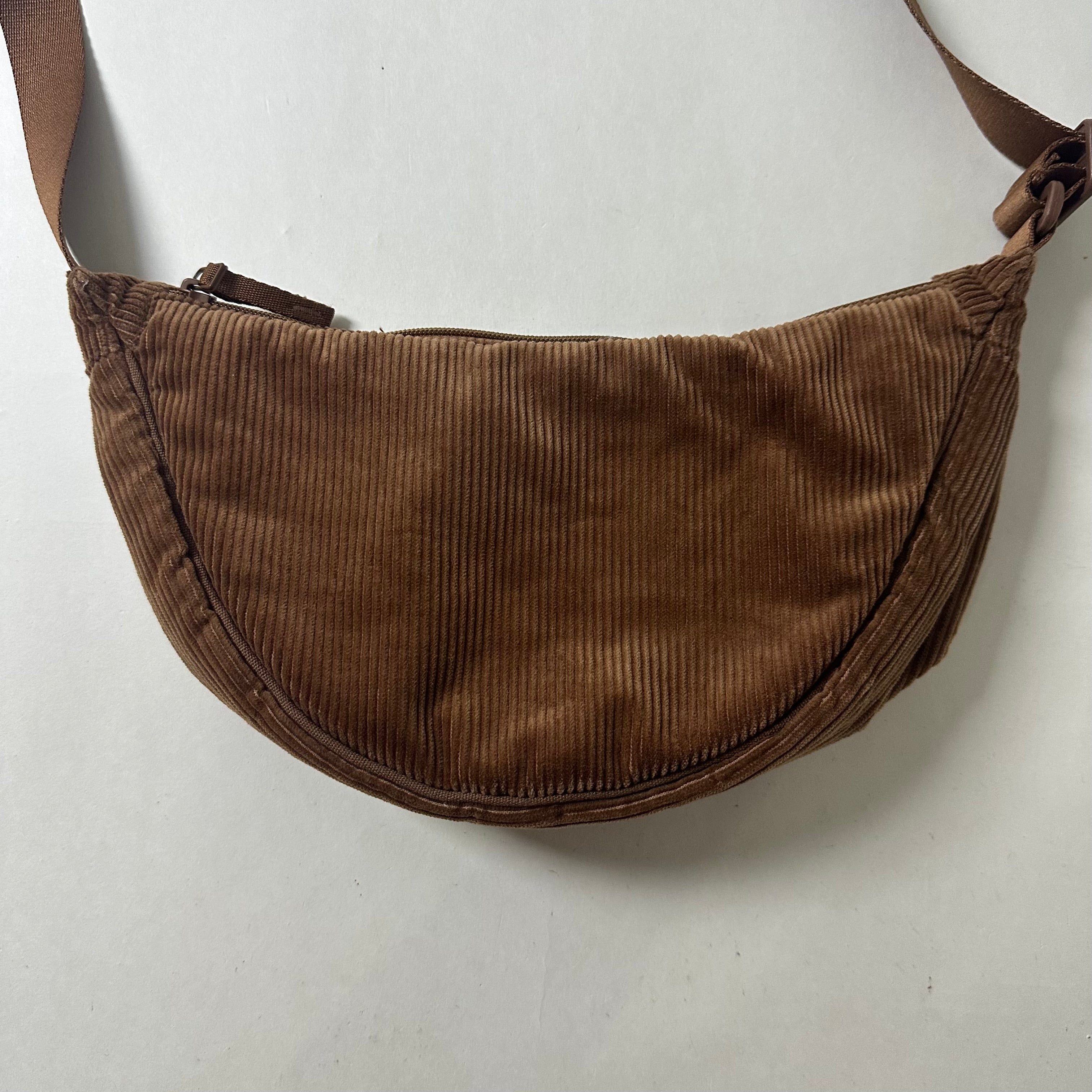 Uniqlo Round Mini Shoulder Bag Corduroy in Brown Unisex (One Size)