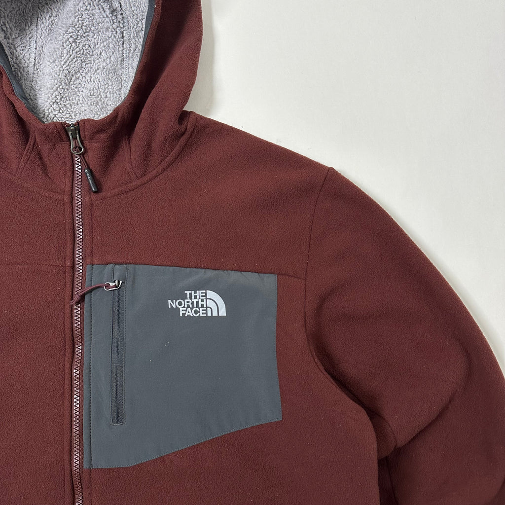 The North Face Chimborazo Fleece Jacket with Hood in Maroon (Size Large)