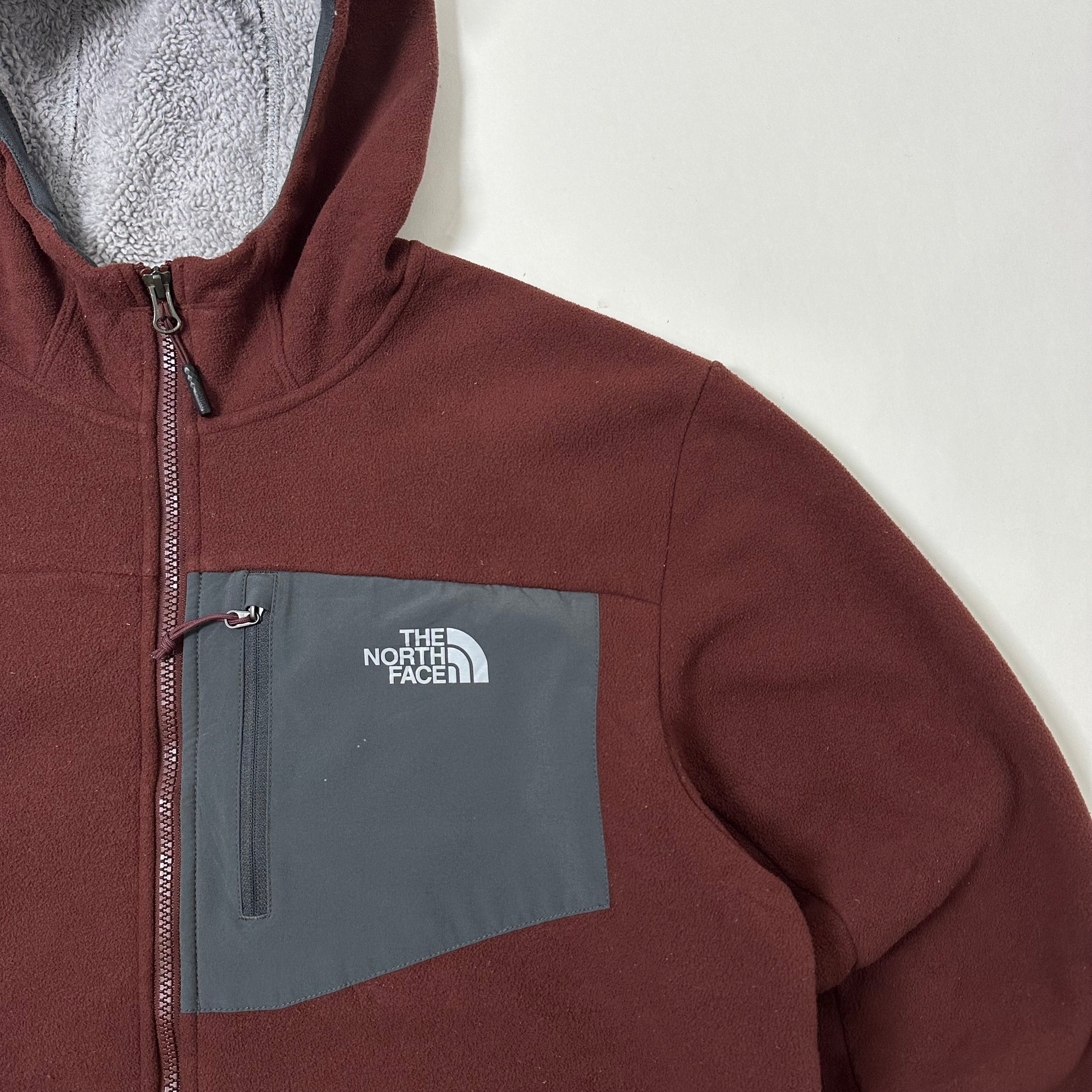 The North Face Chimborazo Fleece Jacket with Hood in Maroon (Size Large)