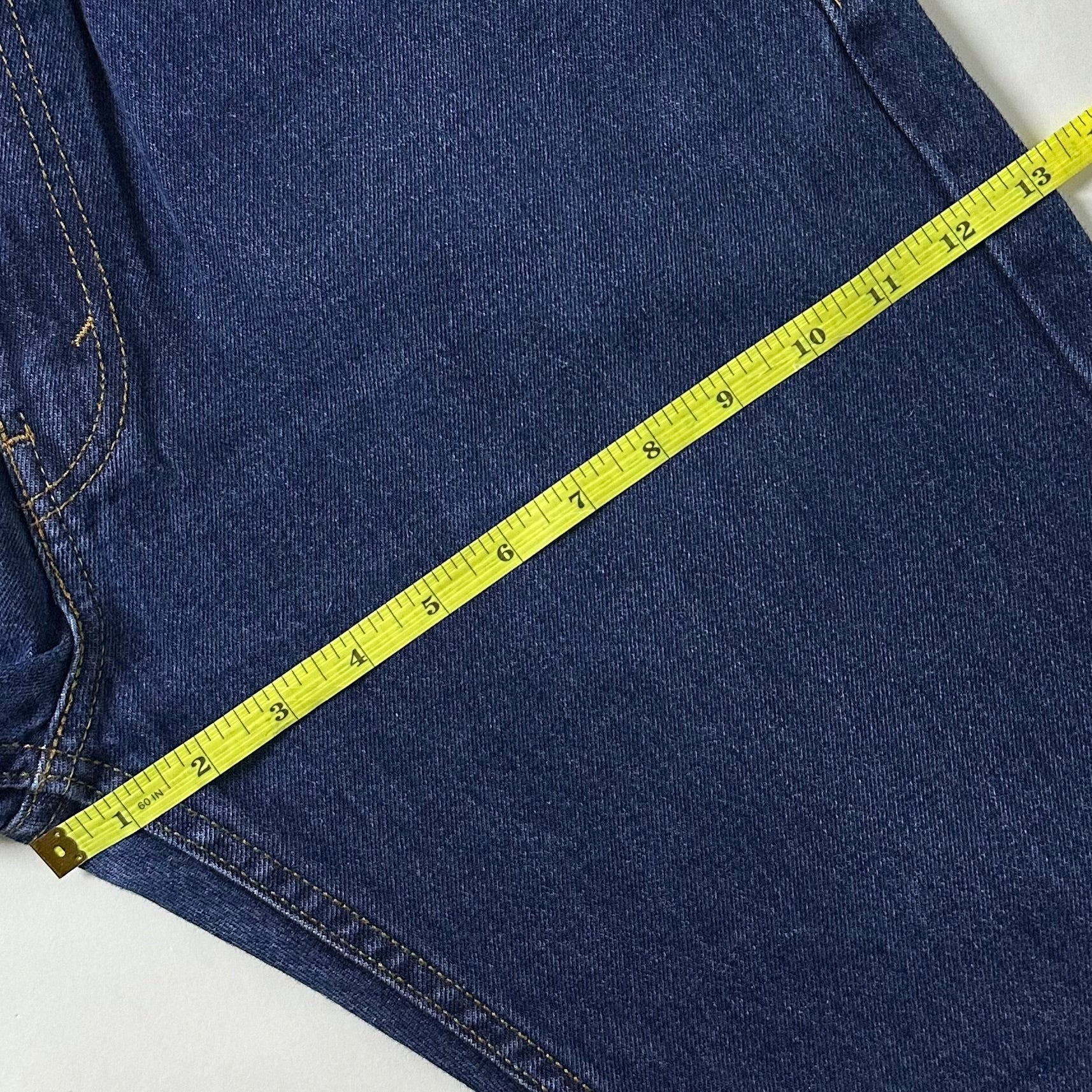 Levi’s 505 Regular Straight Fit Jeans in Dark Stonewash Blue Denim (Size 34)