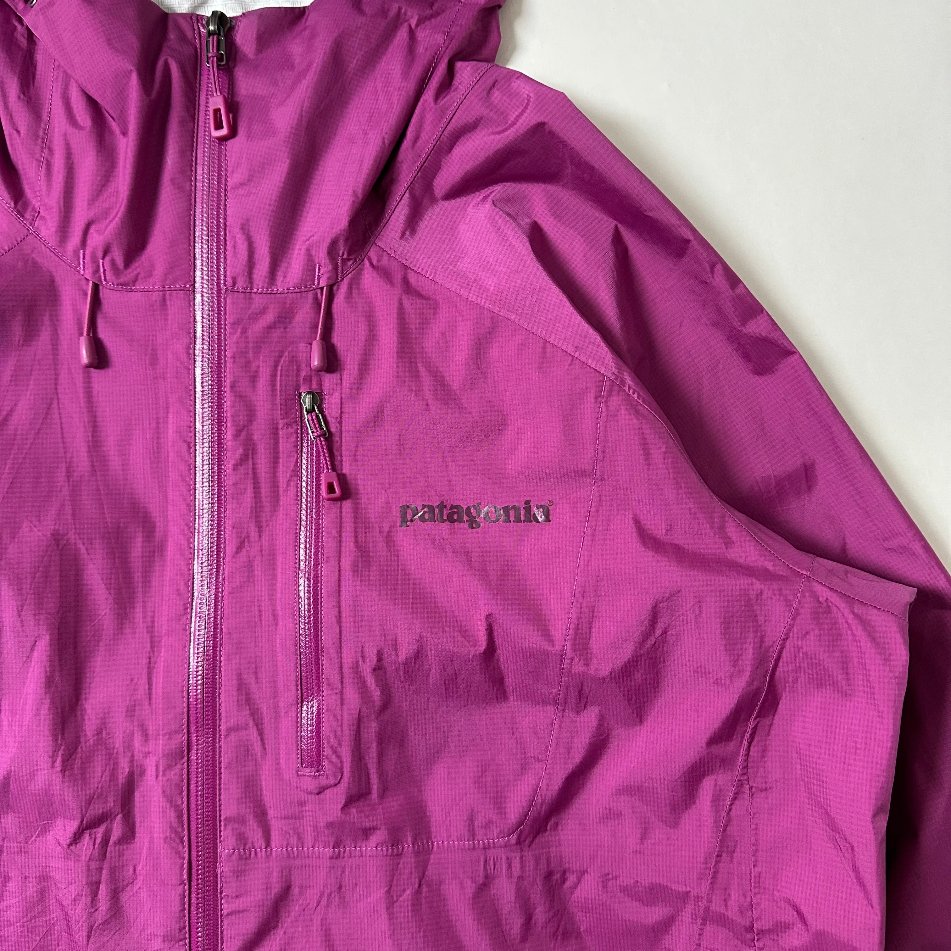 Patagonina H2No Waterproof Women’s Windbreaker Rain Jacket in Magenta (Size Large)