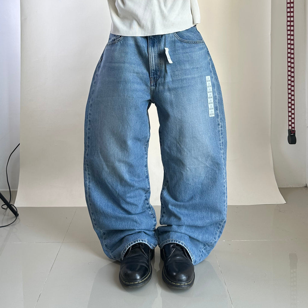 BRAND NEW GU BAGGY JEANS (SIZE 34) - SOLD