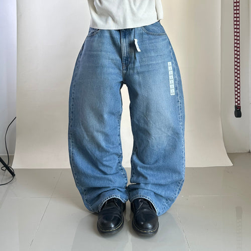 BRAND NEW GU BAGGY JEANS (SIZE 34) - SOLD