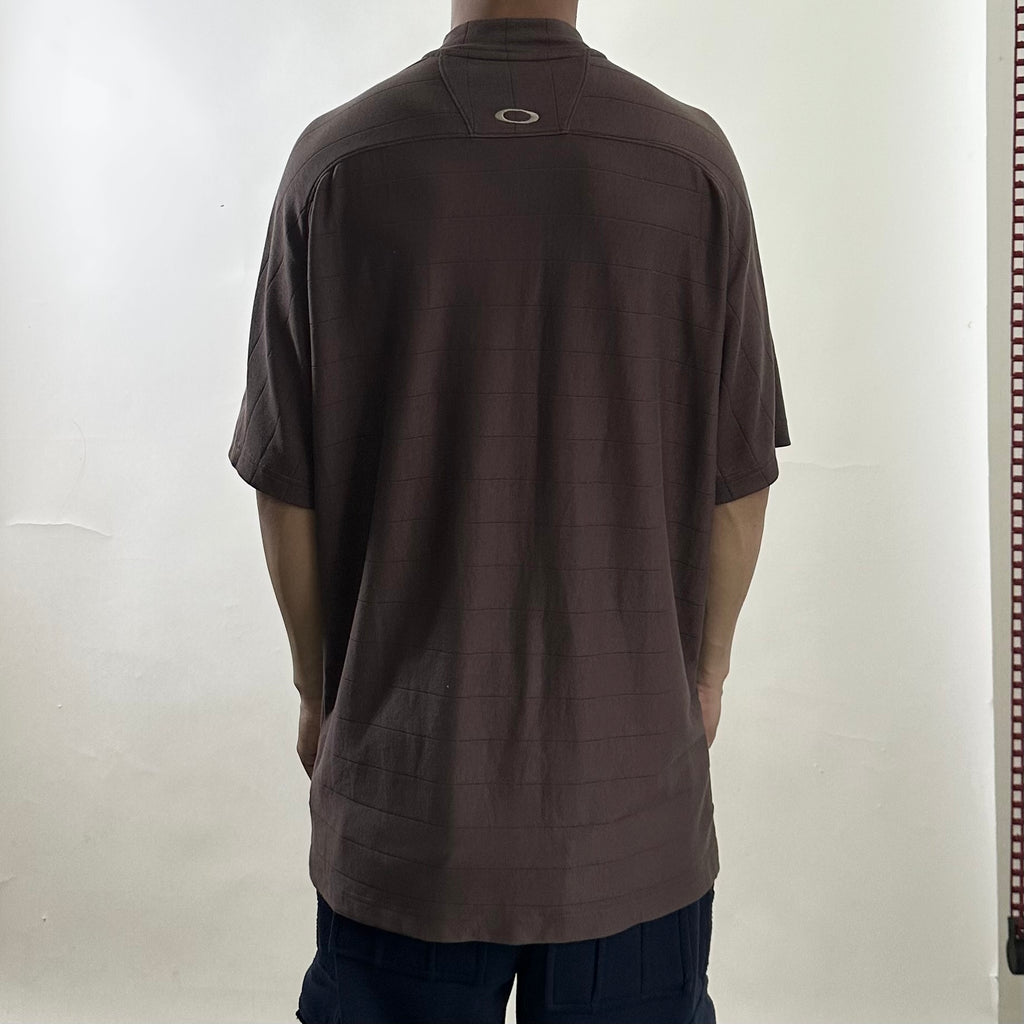 Oakley Emblem Logo Half-zip T-shirt in Choco Brown (Size Large)