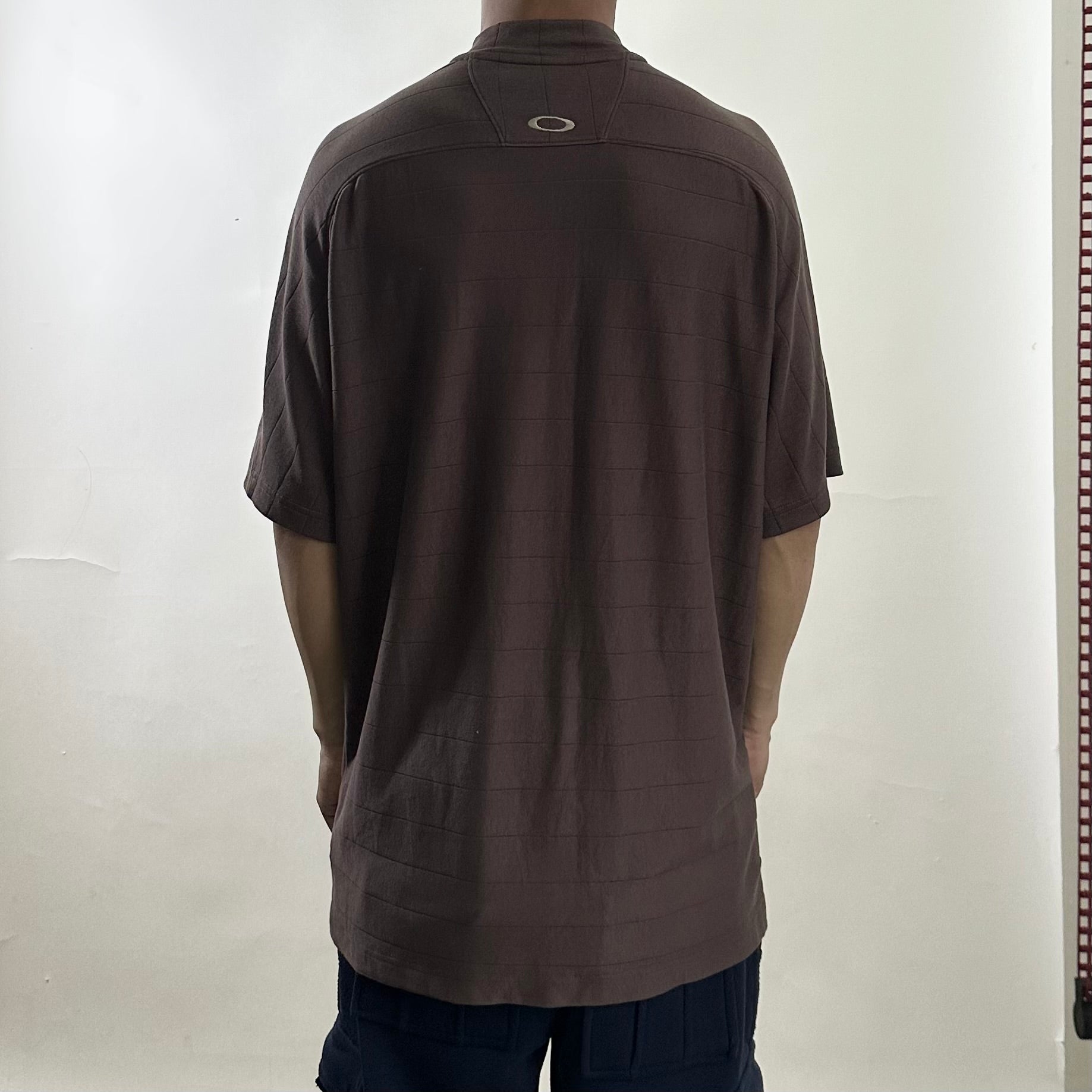 Oakley Emblem Logo Half-zip T-shirt in Choco Brown (Size Large)