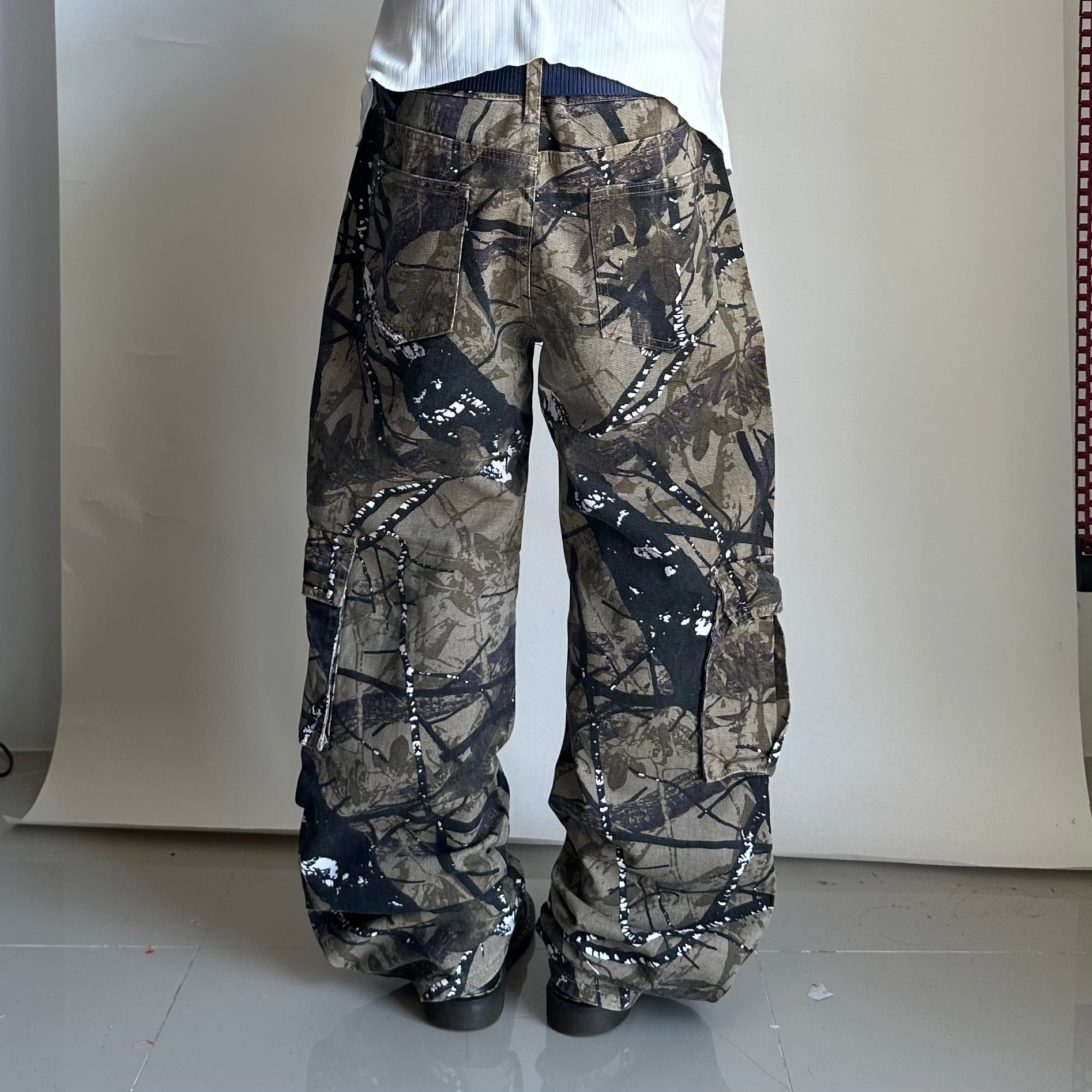 Realtree Pattern Cargo Pants (Size 32-33)