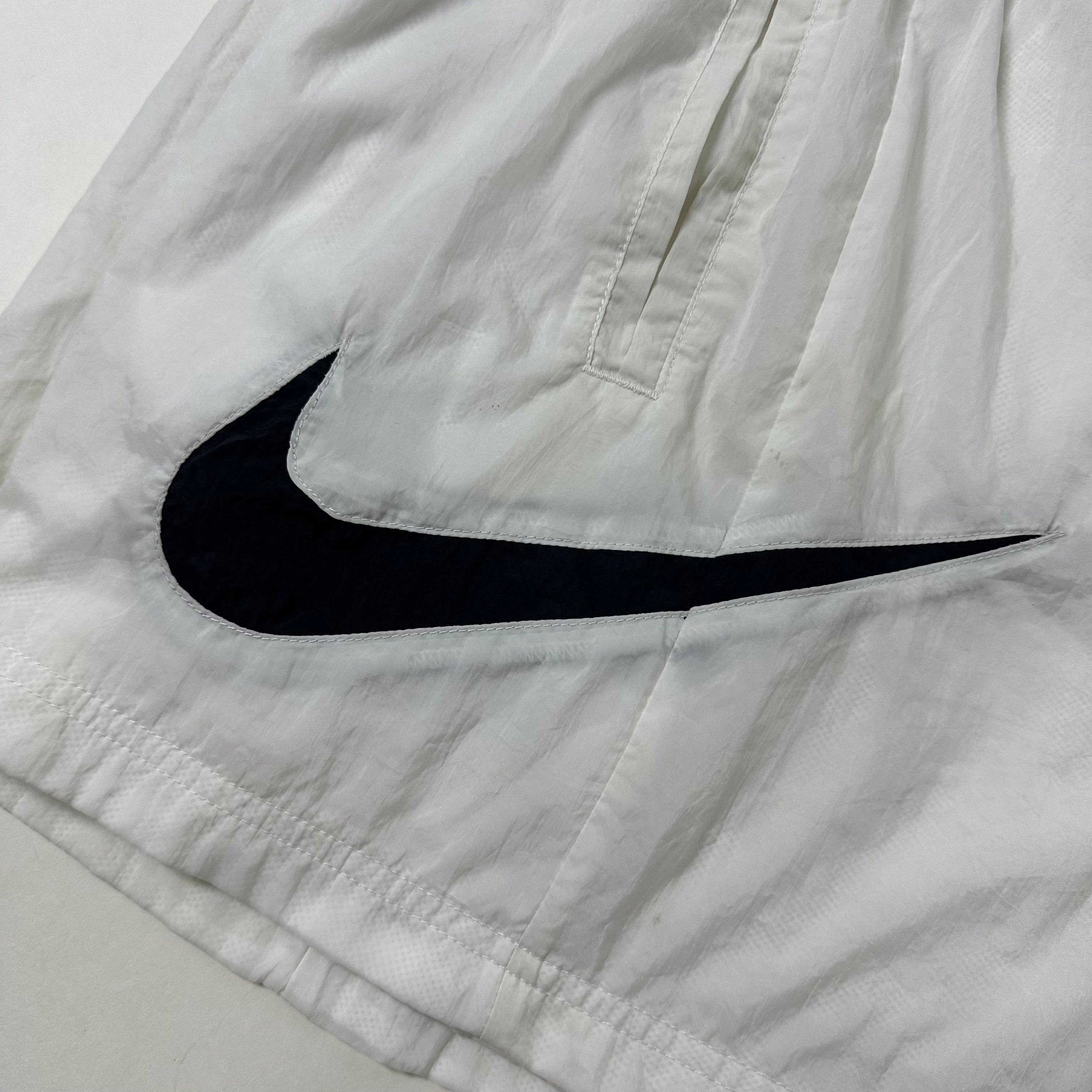 Nike Sportswear Essential High-Rise Woven shorts in White for Women (Size XS 20-28)