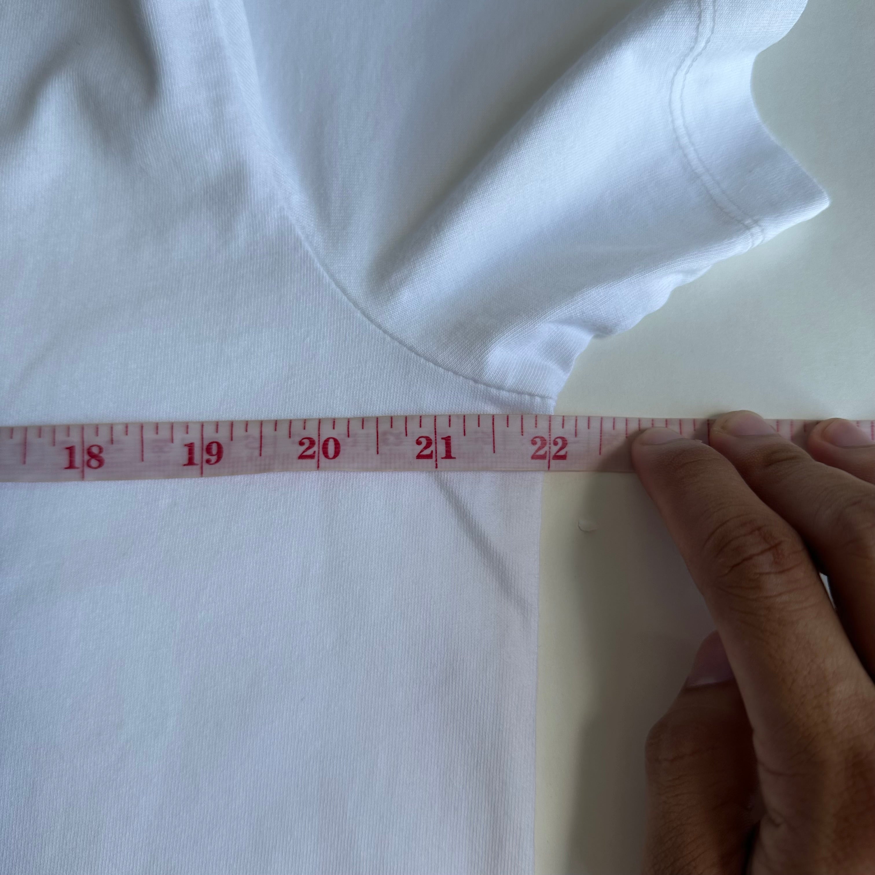 Nike Wrap around Swoosh T-shirt White Large