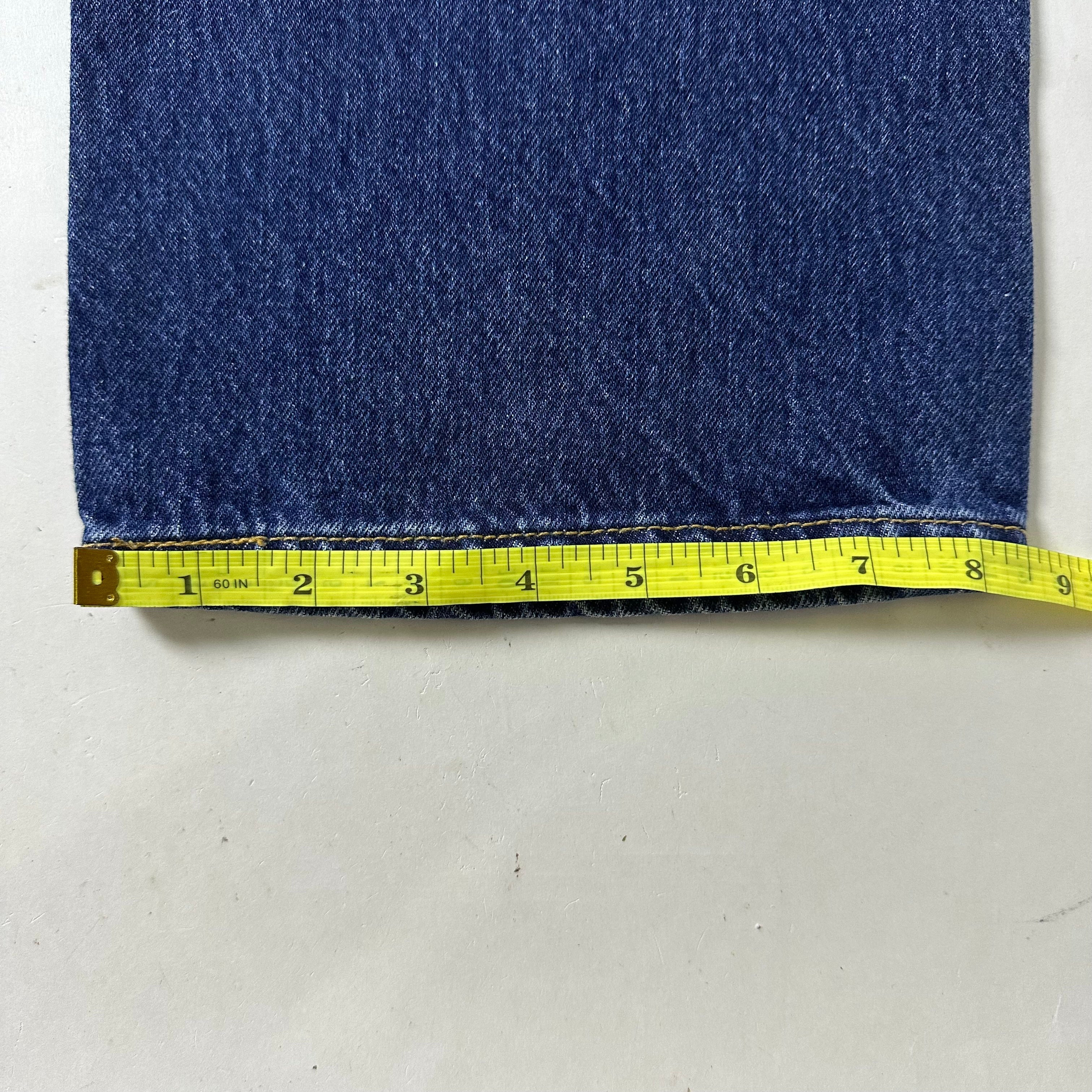 Vintage 2003 Levi’s 501 Original Fit Jeans Extended Patch Button Fly in Medium Wash (Size 33)