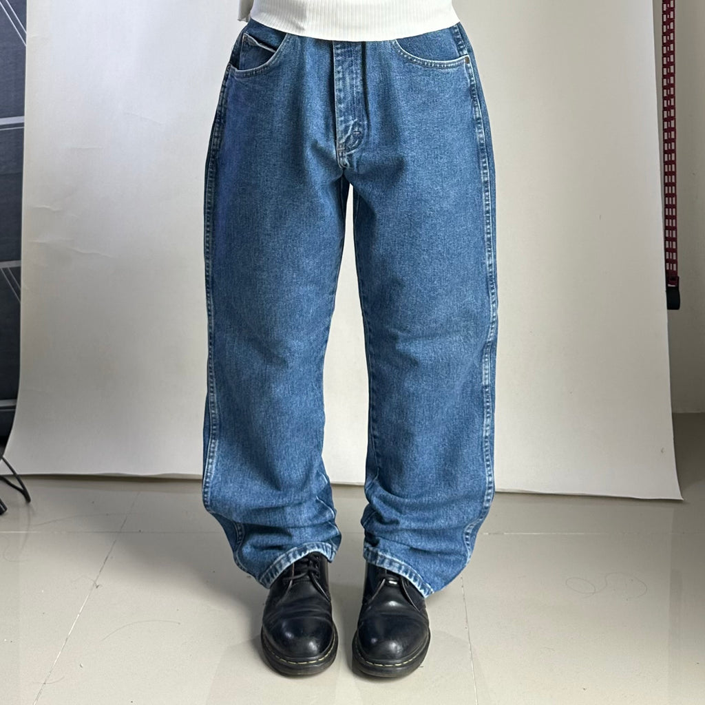 Wrangler Rugged Wear Relaxed Fit Jeans in Antique Indigo Wash (Size 34)