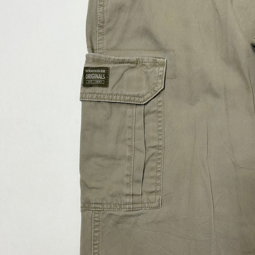 Wrangler Cargo Pants in Khaki (Size 36) — SOLD