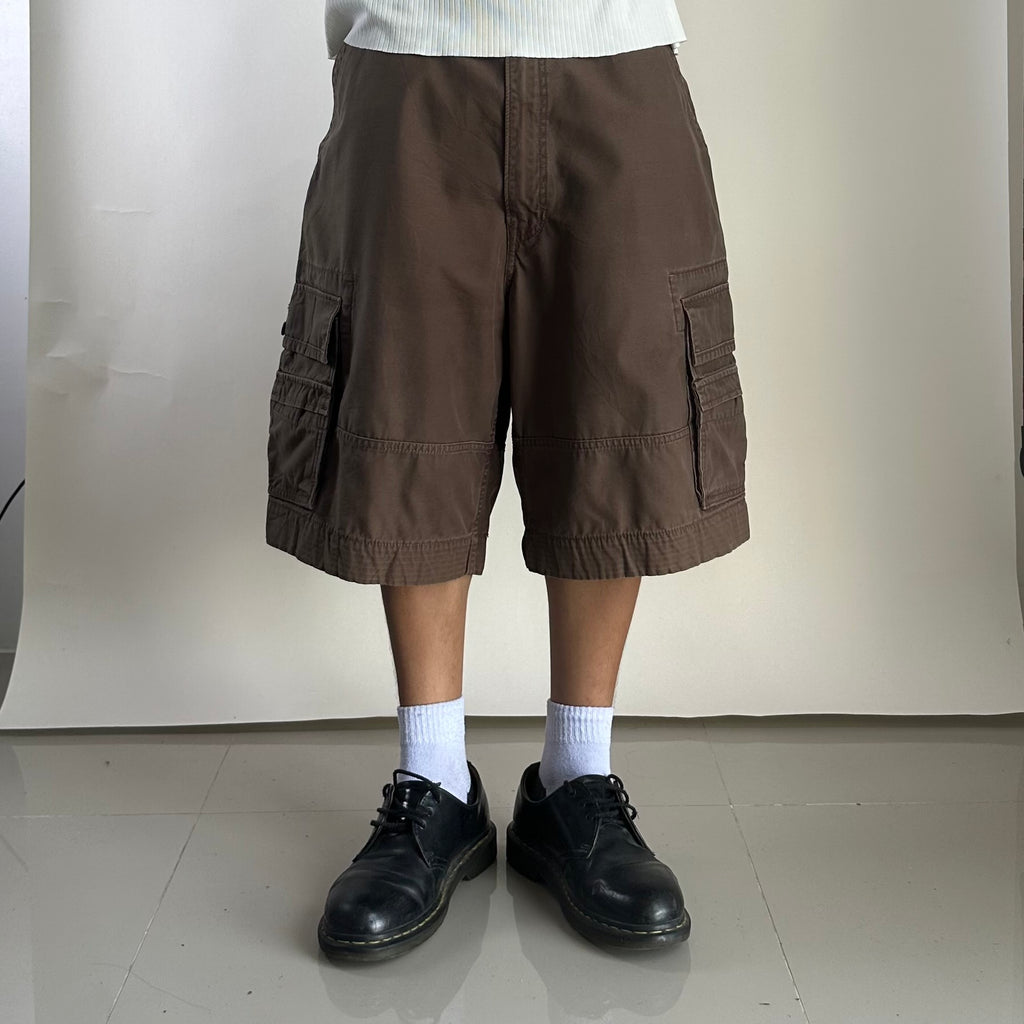 Levi’s Baggy Cargo Shorts in Choco Brown (Size 36) — SOLD