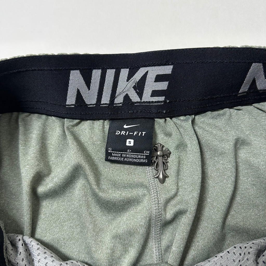 Nike Dri-FIT Men’s training shorts (Size Small 26-32) - SOLD