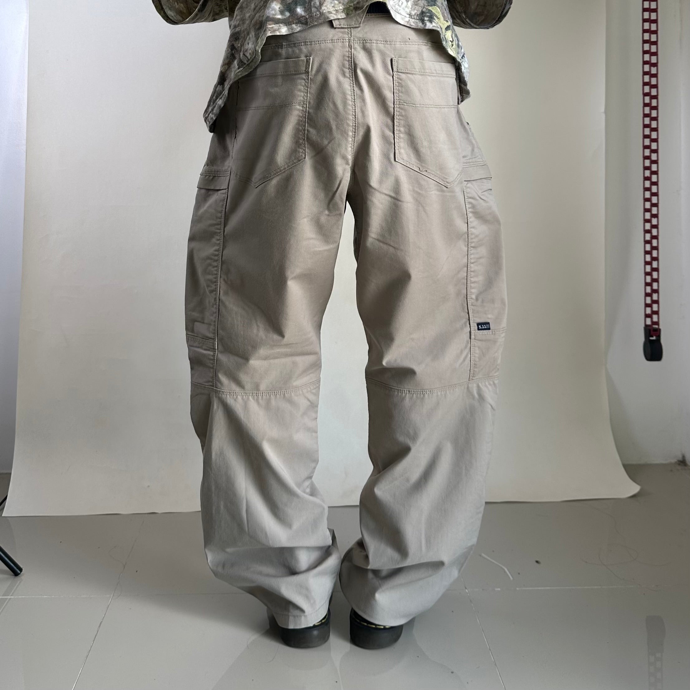 5.11 Tactical Series Cargo Pants Multi-pockets in Beige (Size 38)