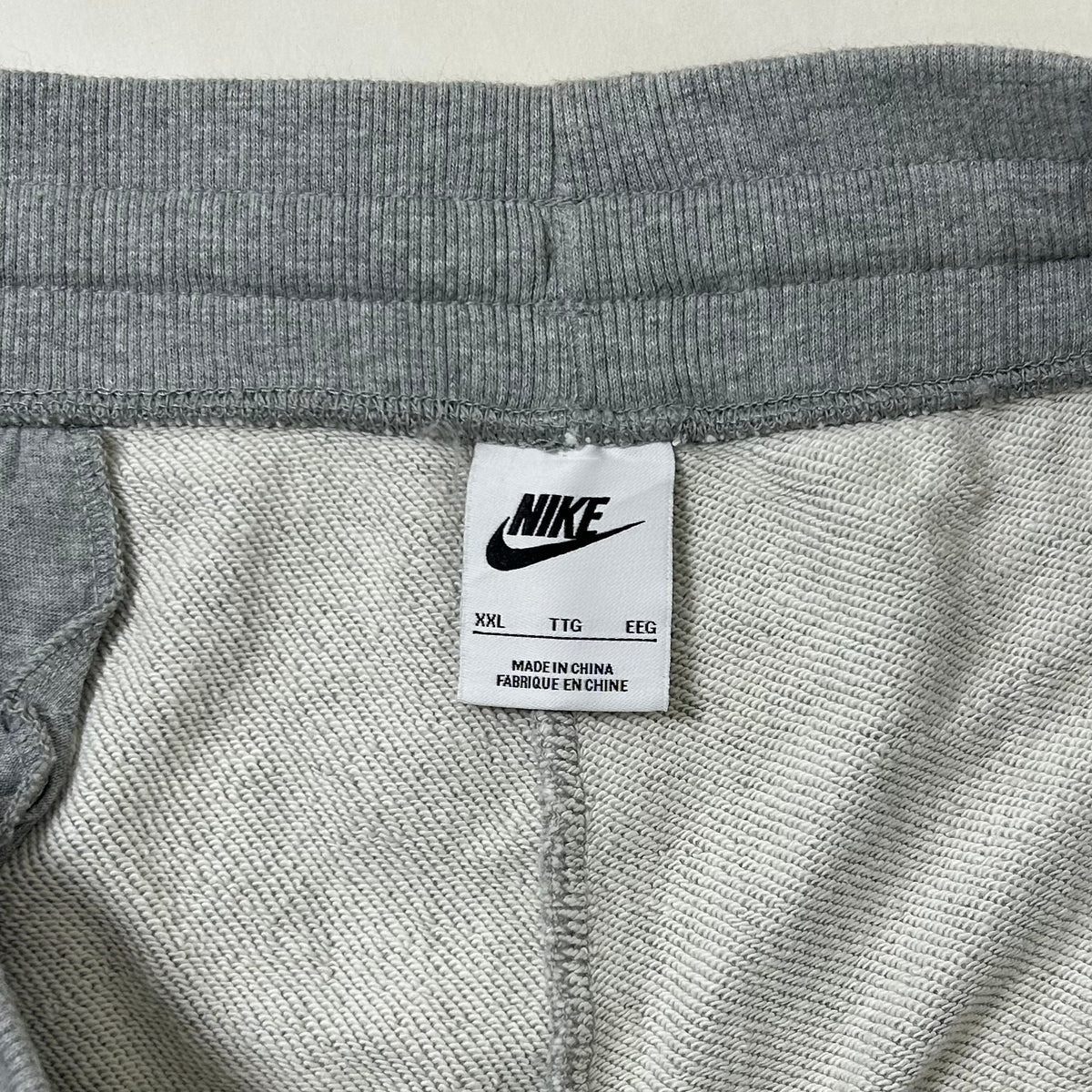 Nike Club Fleece Embroidered Swoosh Sweatpants in Gray Heather (Size 32-36)