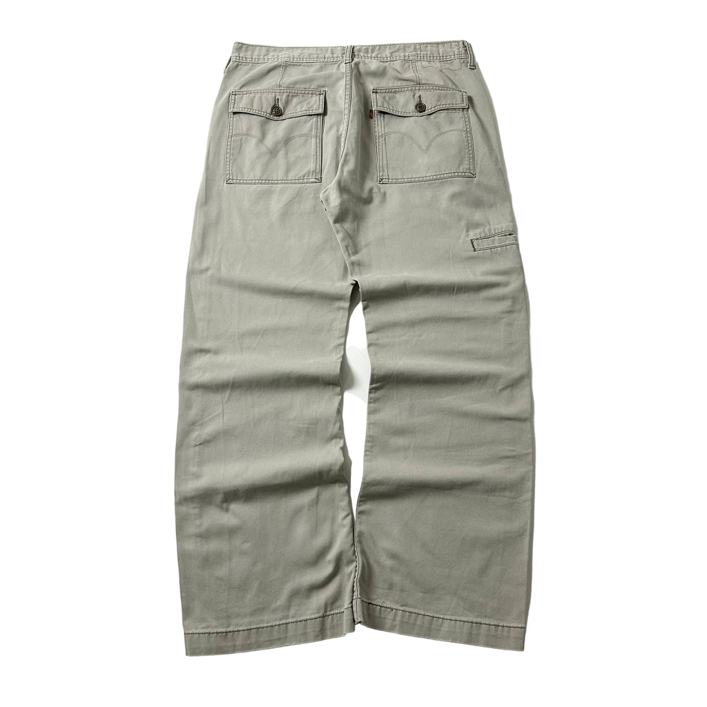 Levi’s Workwear Loose Boot Cut Pants in Khaki (Size 34)