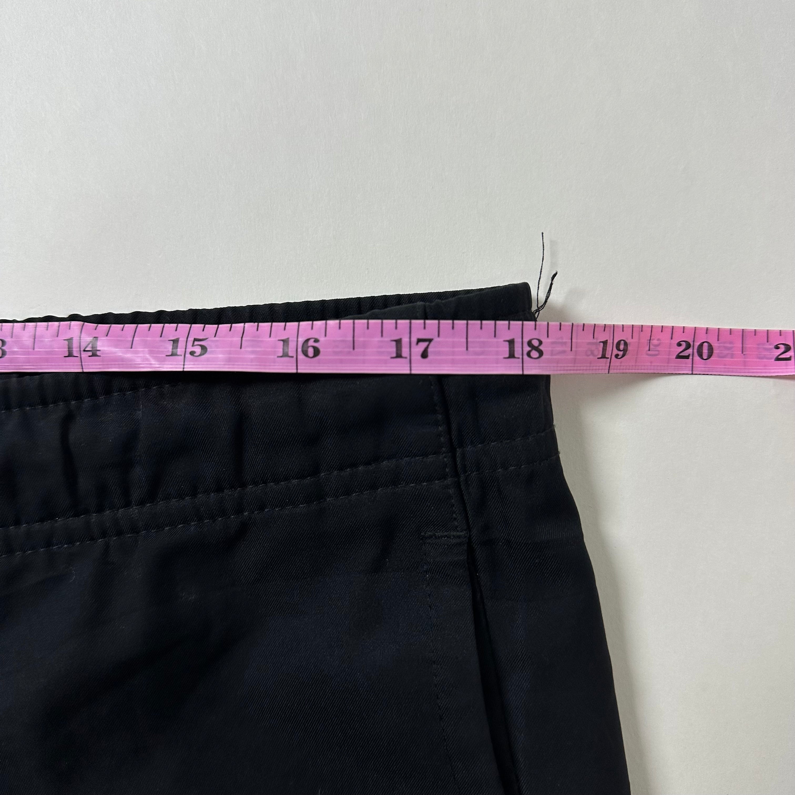 NIKE Dry-Fit Woven Team Training Pants in Black (Size 36-40)