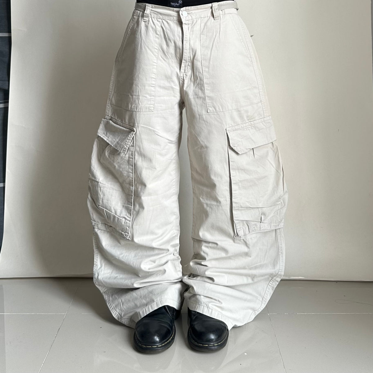 PULL&BEAR Baggy Cargo Pants in Beige (Size 30-32)