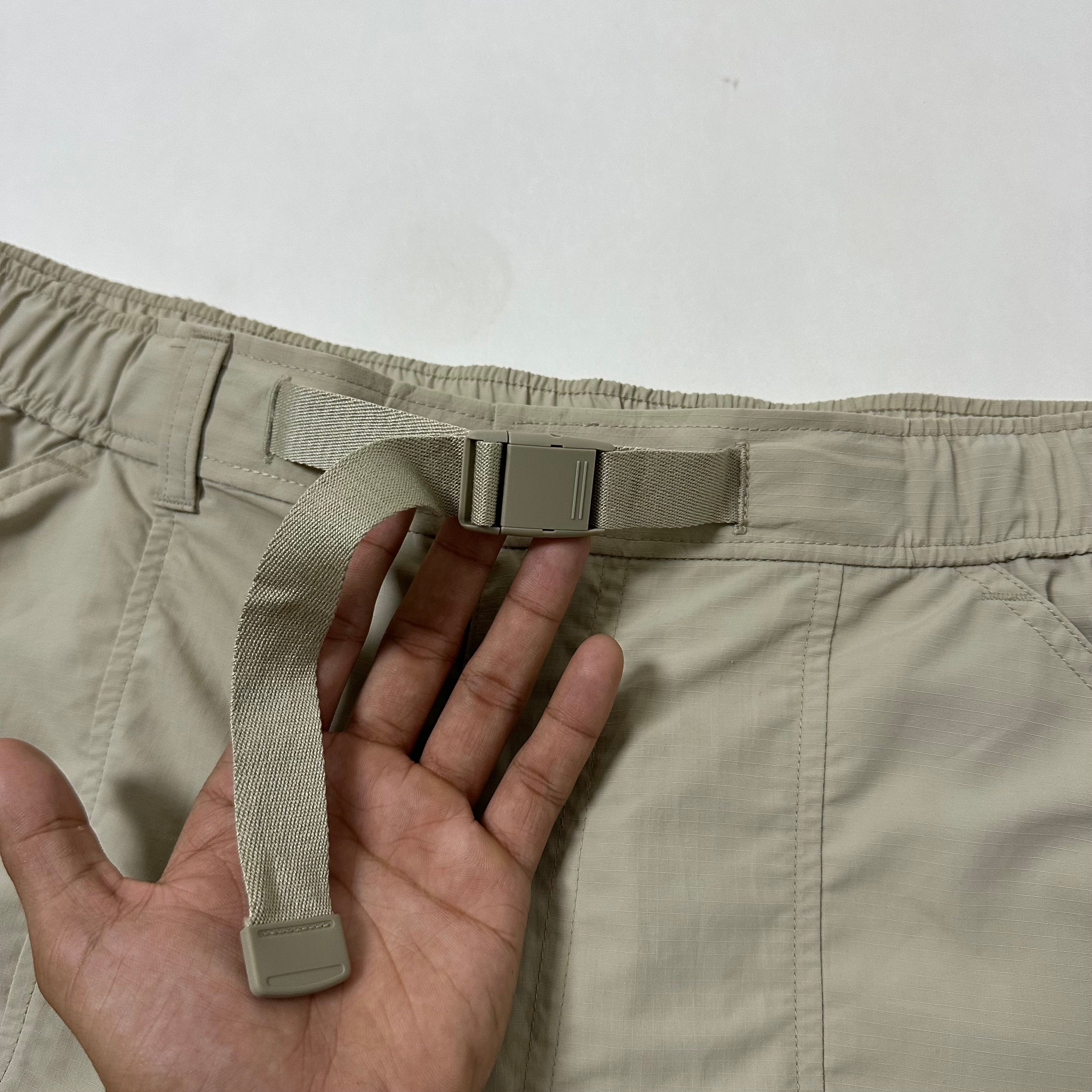 Uniqlo Geared Shorts Beige (Size 33-36)