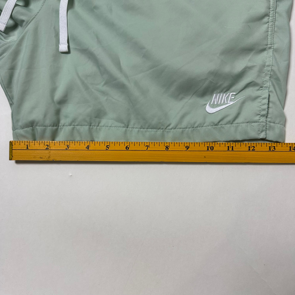 Nike Sportswear Woven Flow Shorts in Mint green (Size XL 32-38)