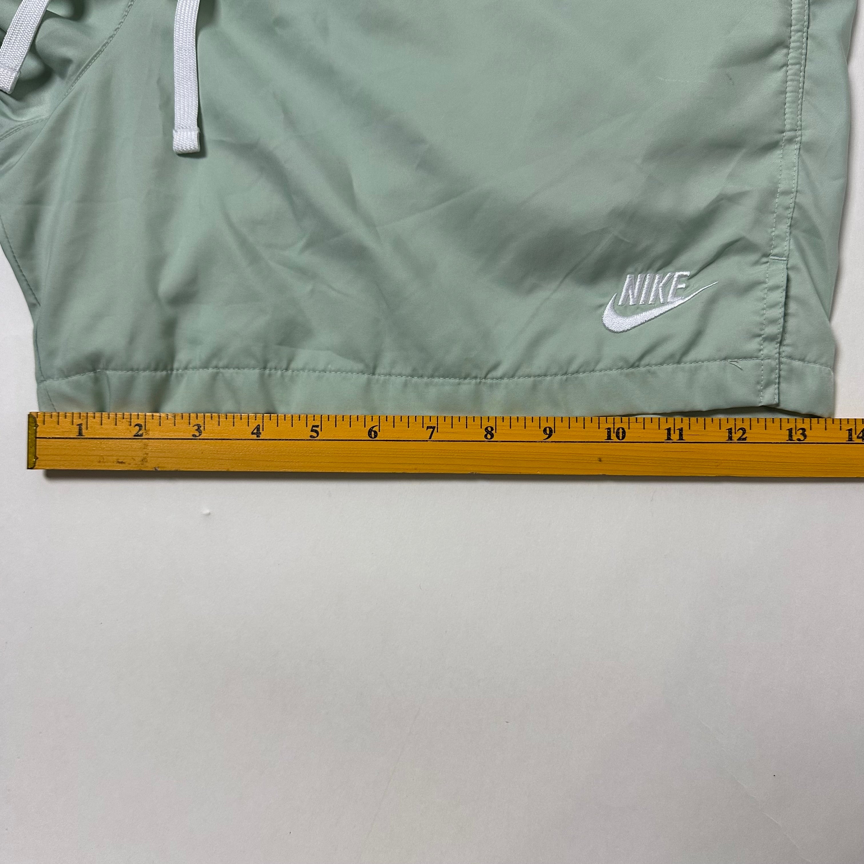 Nike Sportswear Woven Flow Shorts in Mint green (Size XL 32-38)