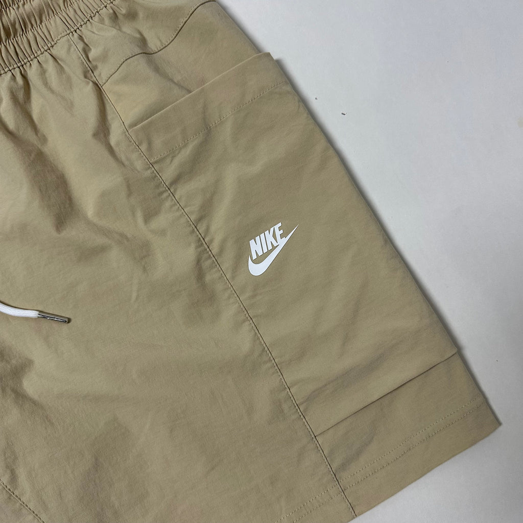 Nike Sportswear Woven Cargo shorts in Beige (Size 30-36)