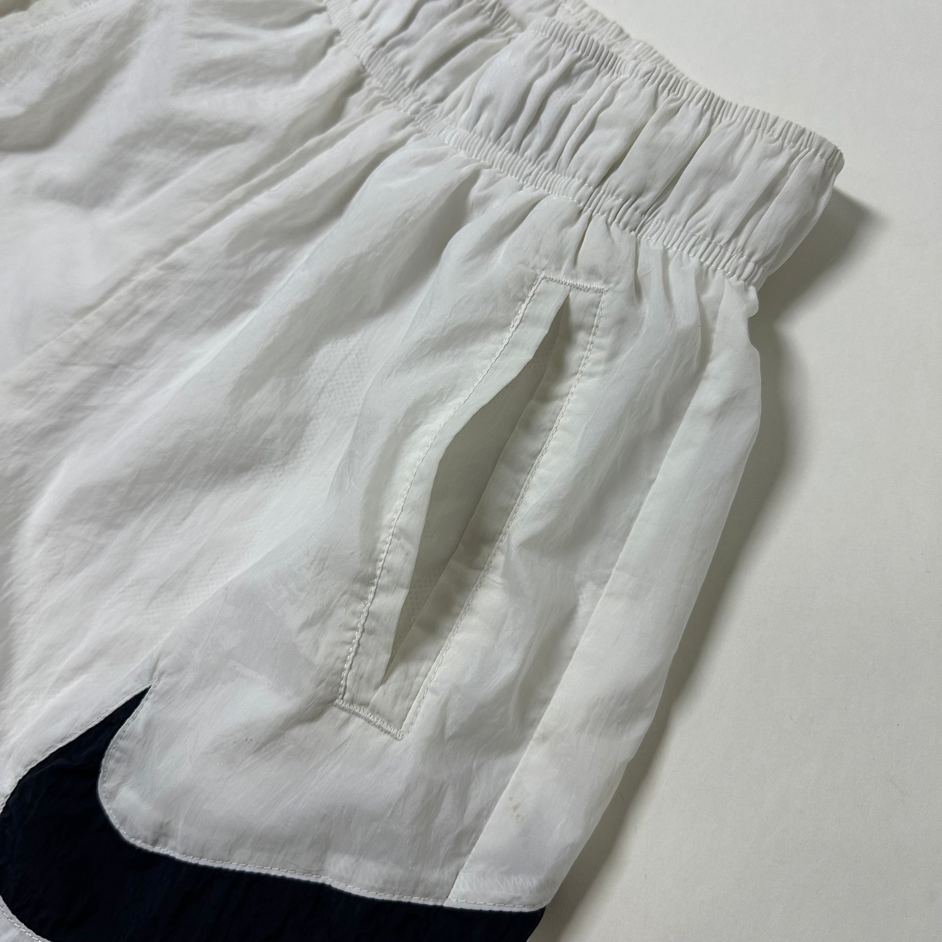 Nike Sportswear Essential High-Rise Woven shorts in White for Women (Size XS 20-28)