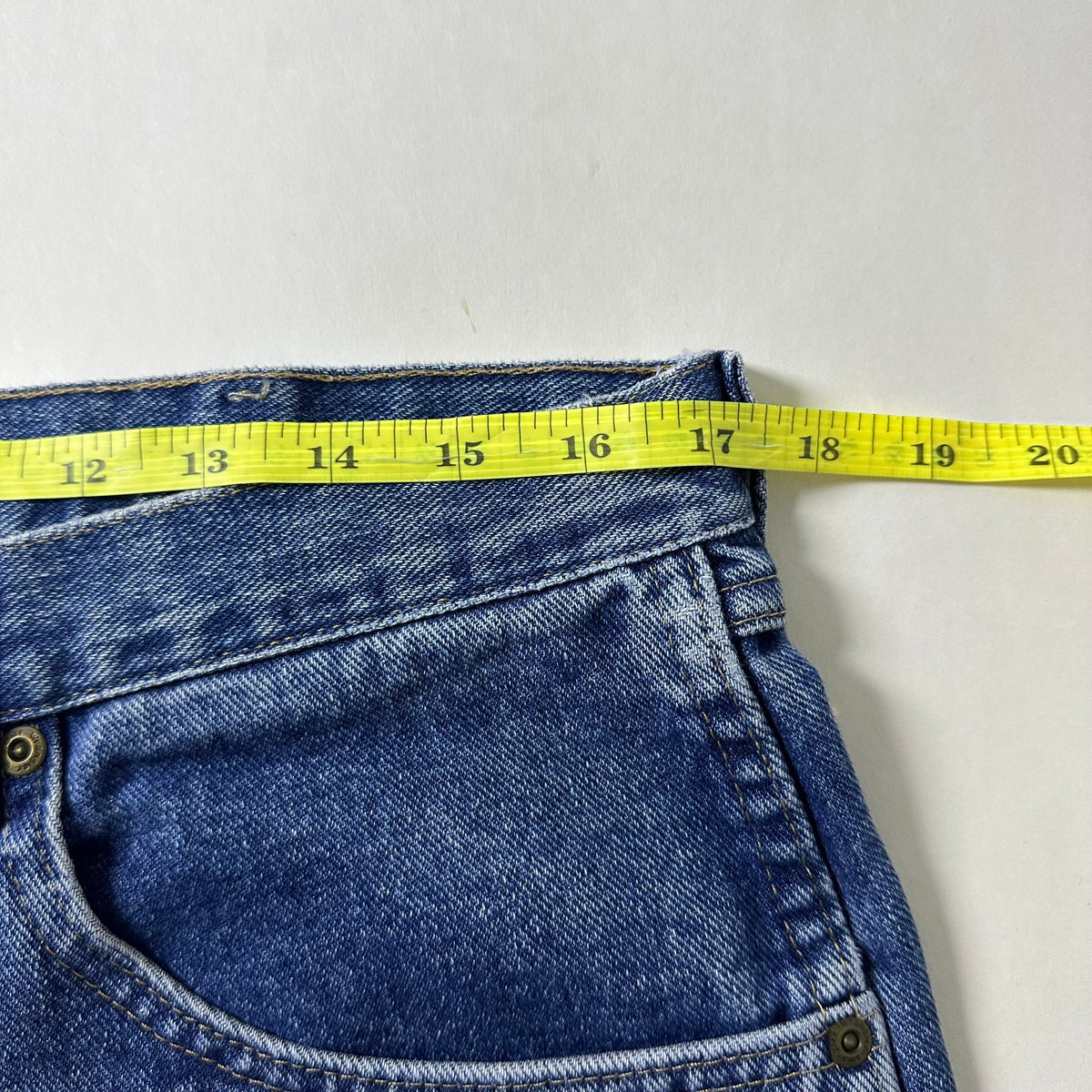 Wrangler Rugged Wear Relaxed Fit Jeans in Antique Indigo Wash (Size 34)