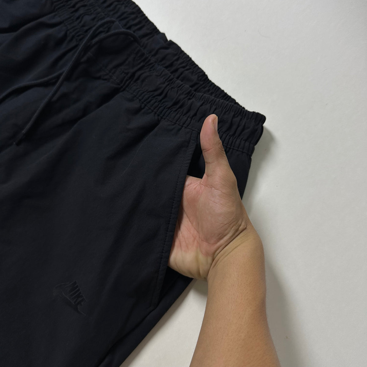 Nike Lightweight Training Pants in Black (Size 28-36)