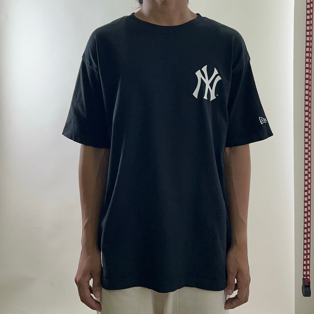 New Era MLB Paisley T-shirt New York Yankees Logo Black Medium (Fits Large)