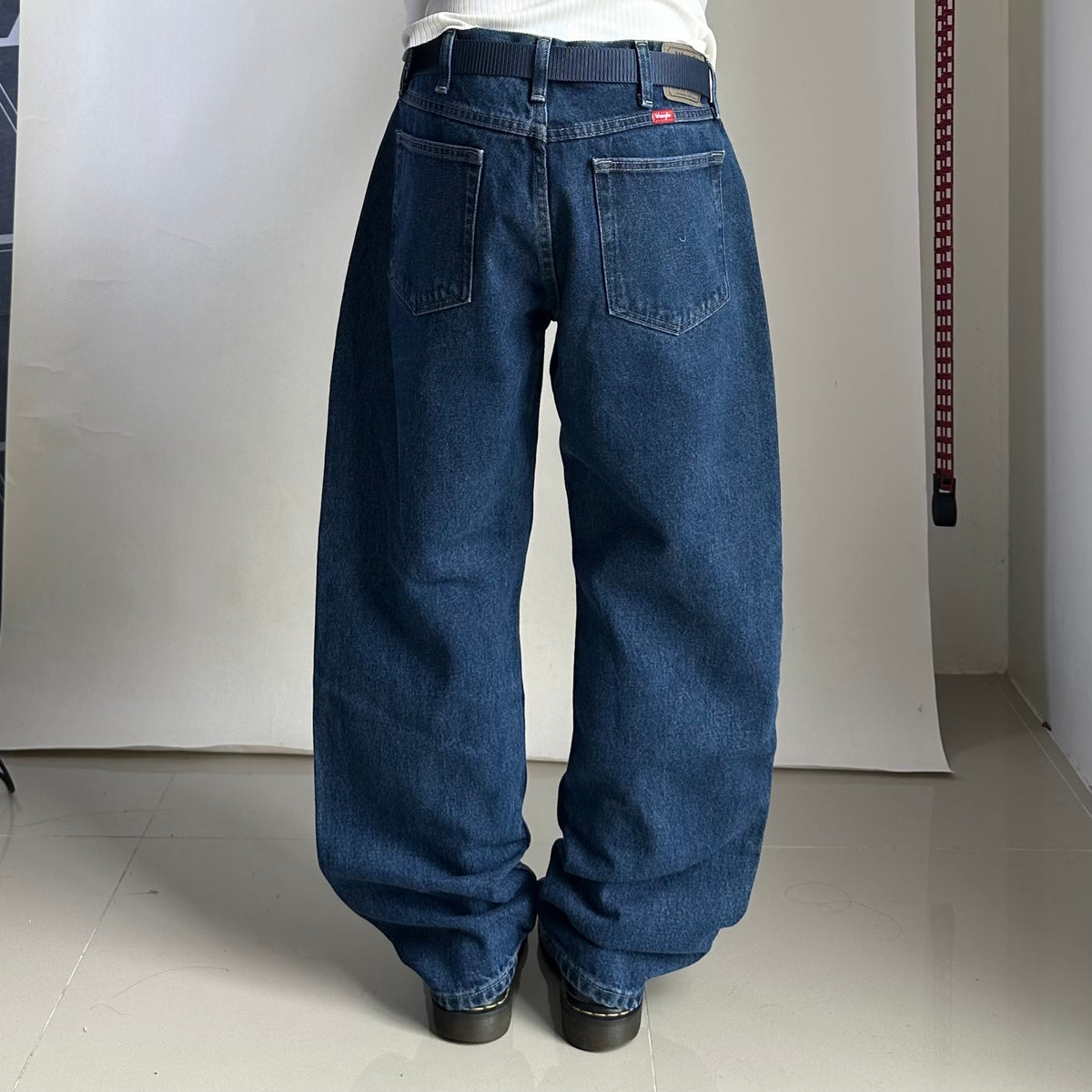 Wrangler Five Star Premium Denim Relaxed Fit Jeans in Dark Stone (Size 34)
