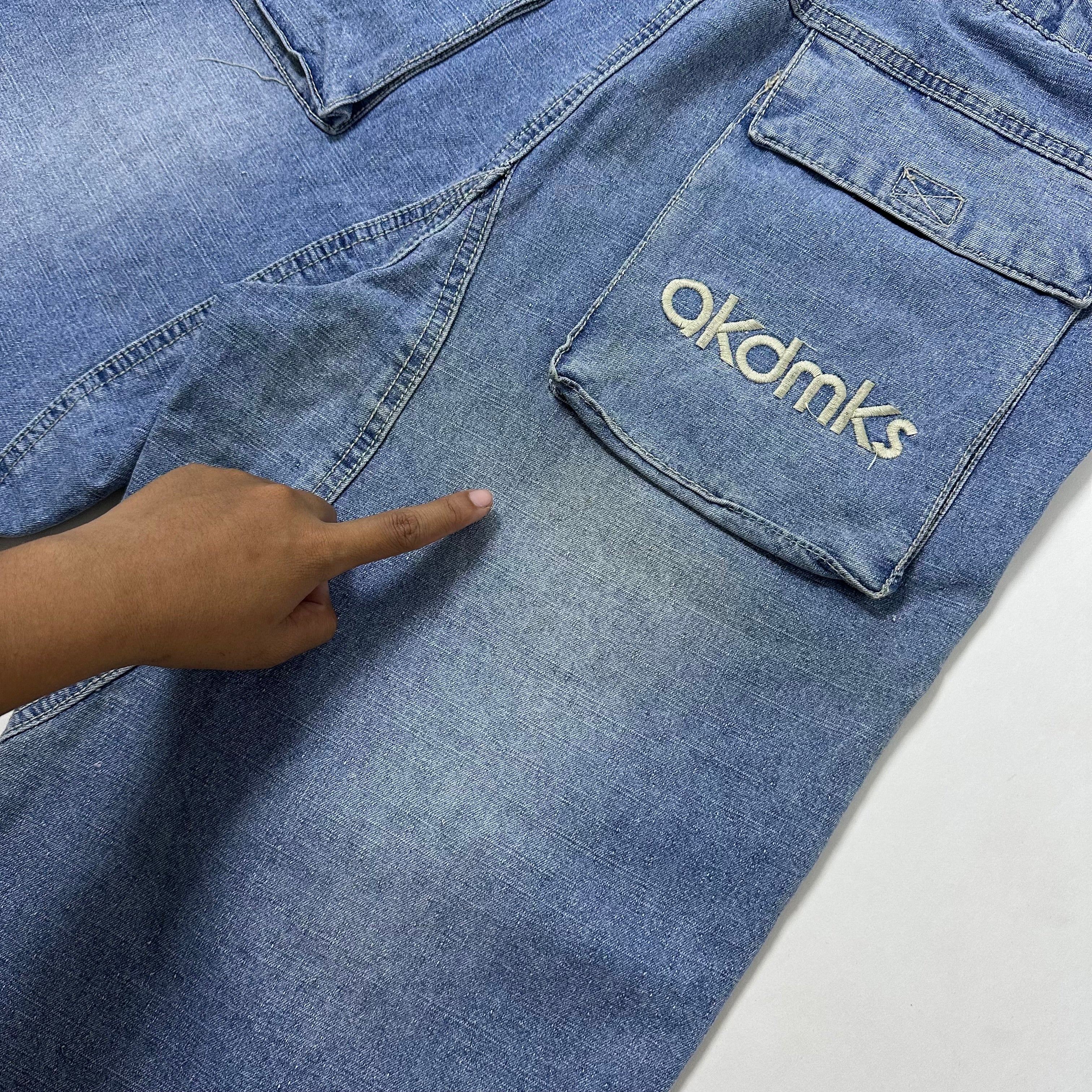 Akademiks Bootleg Baggy Long Jorts (Size 34-36)