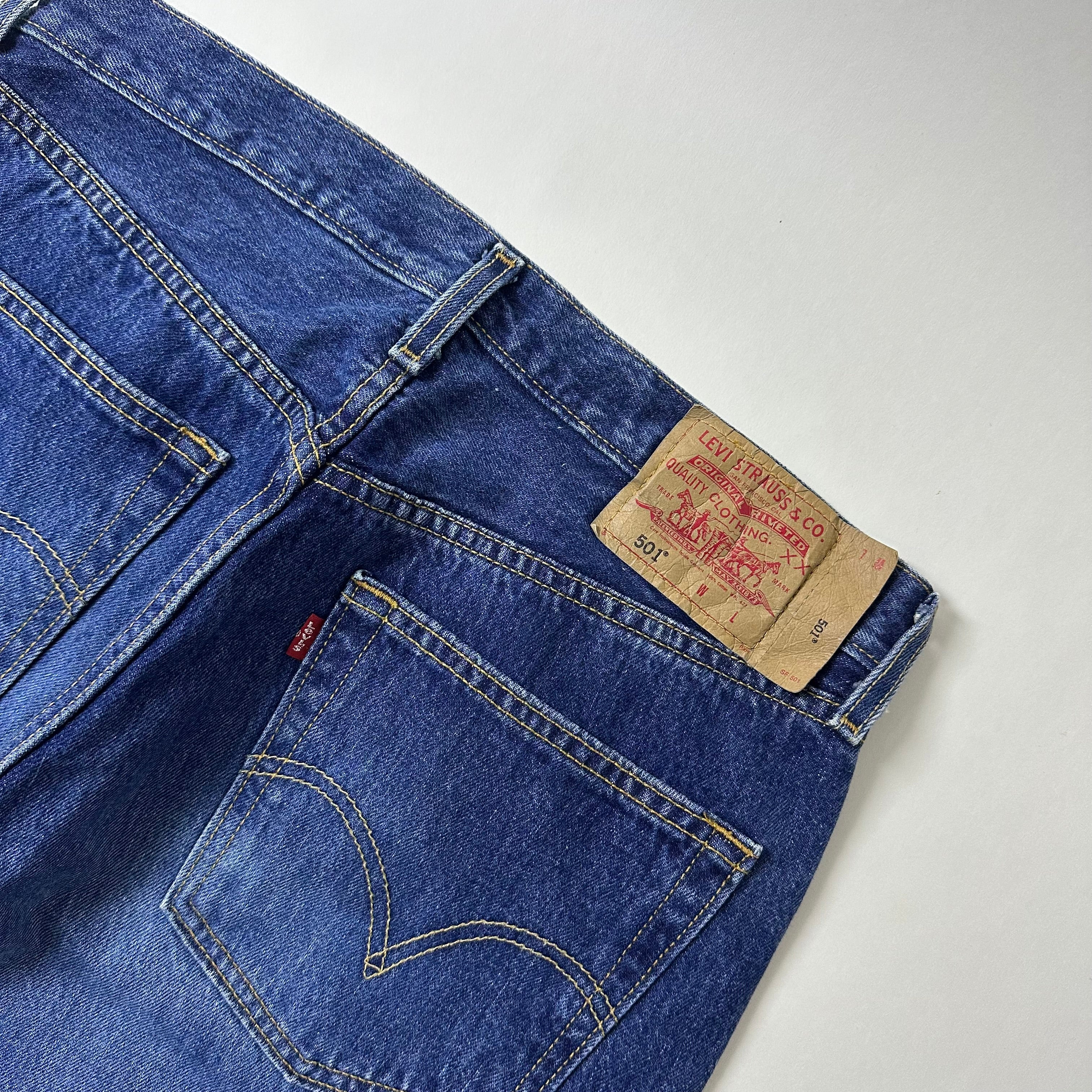 Vintage 2003 Levi’s 501 Original Fit Jeans Extended Patch Button Fly in Medium Wash (Size 33)