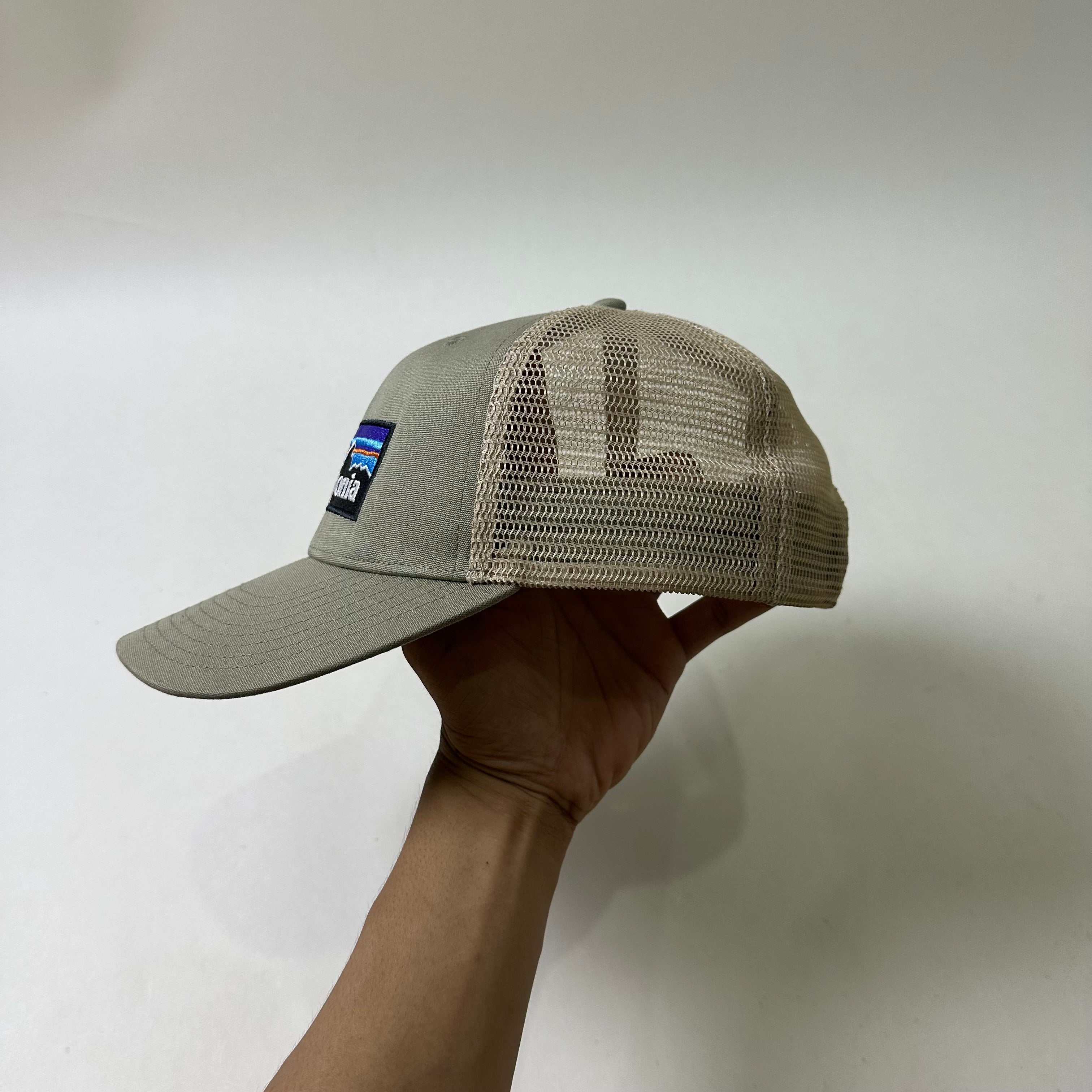 Patagonia P-6 Logo LoPro Trucker Hat in Garden Green (One Size) — SOLD