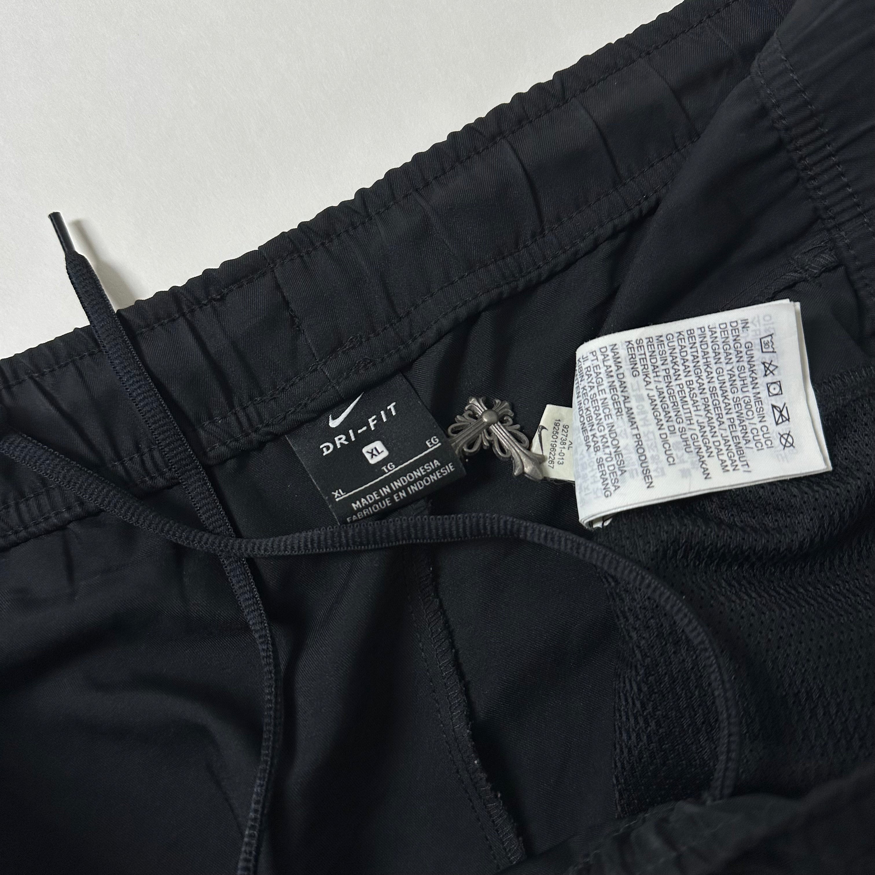 NIKE Dry-Fit Woven Team Training Pants in Black (Size 36-40)