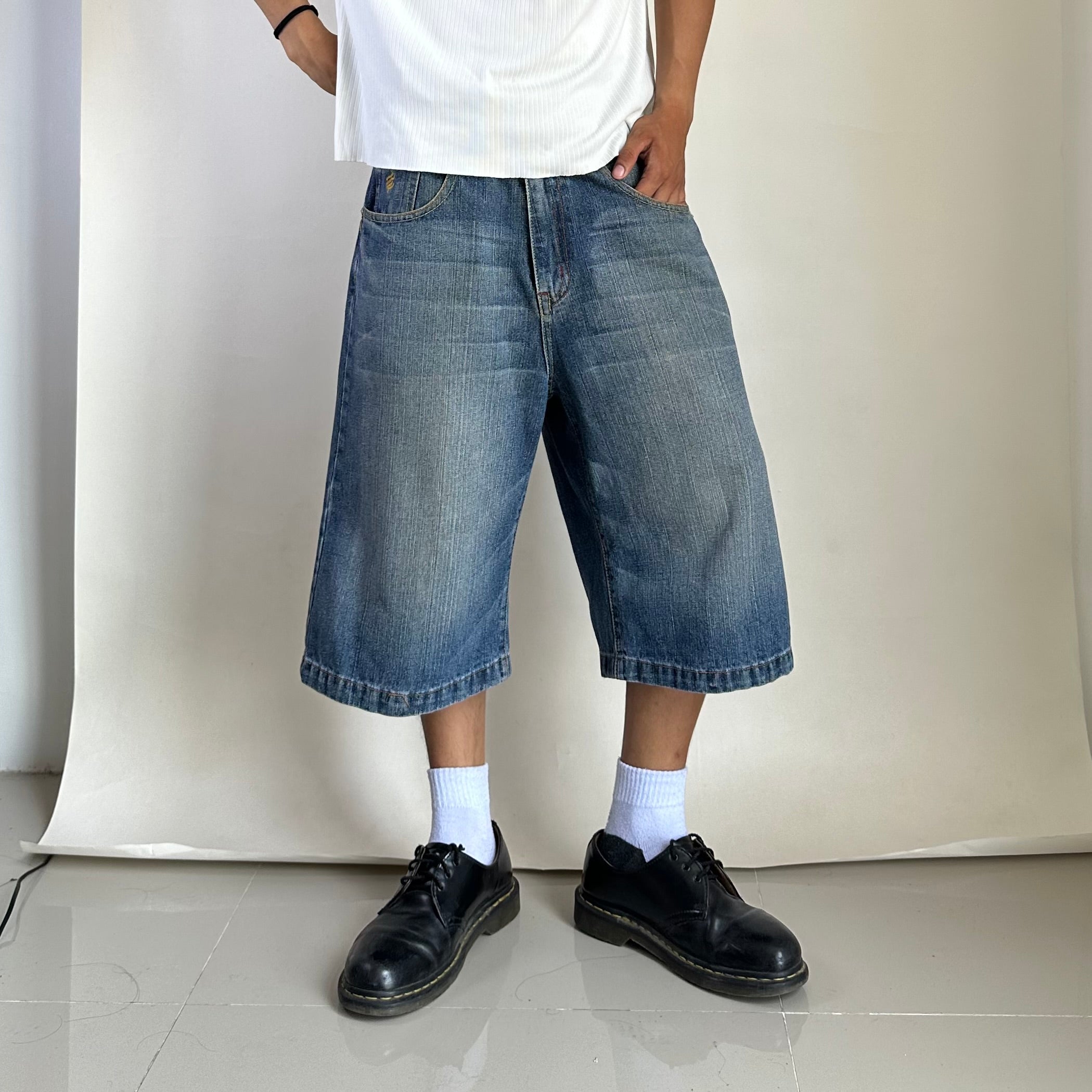 Vintage Y2K Rocawear Baggy Long Jorts (Size 32) - SOLD