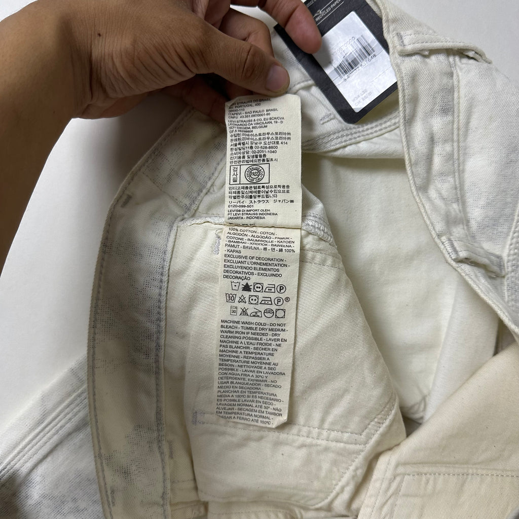 BRAND-NEW Levi’s WellThread Stay Loose Carpenter Pants Big “E” in White abstract indigo wash (Size 34)