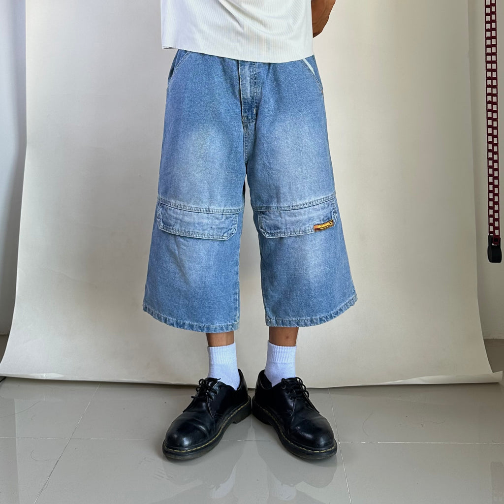 Akademiks Bootleg Baggy Long Jorts (Size 34-36)