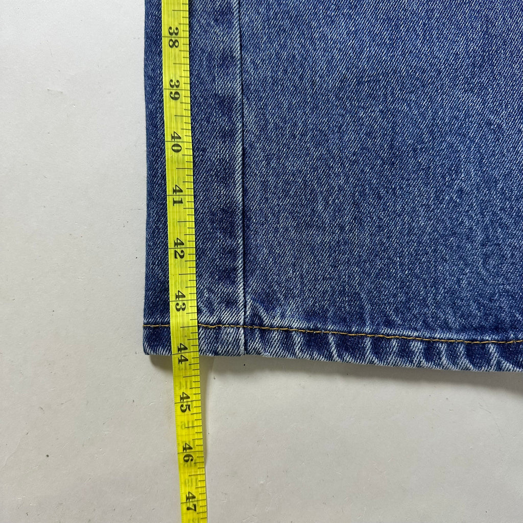 Levi’s 505 Regular Straight Fit Jeans in Medium Stonewash (Size 38)