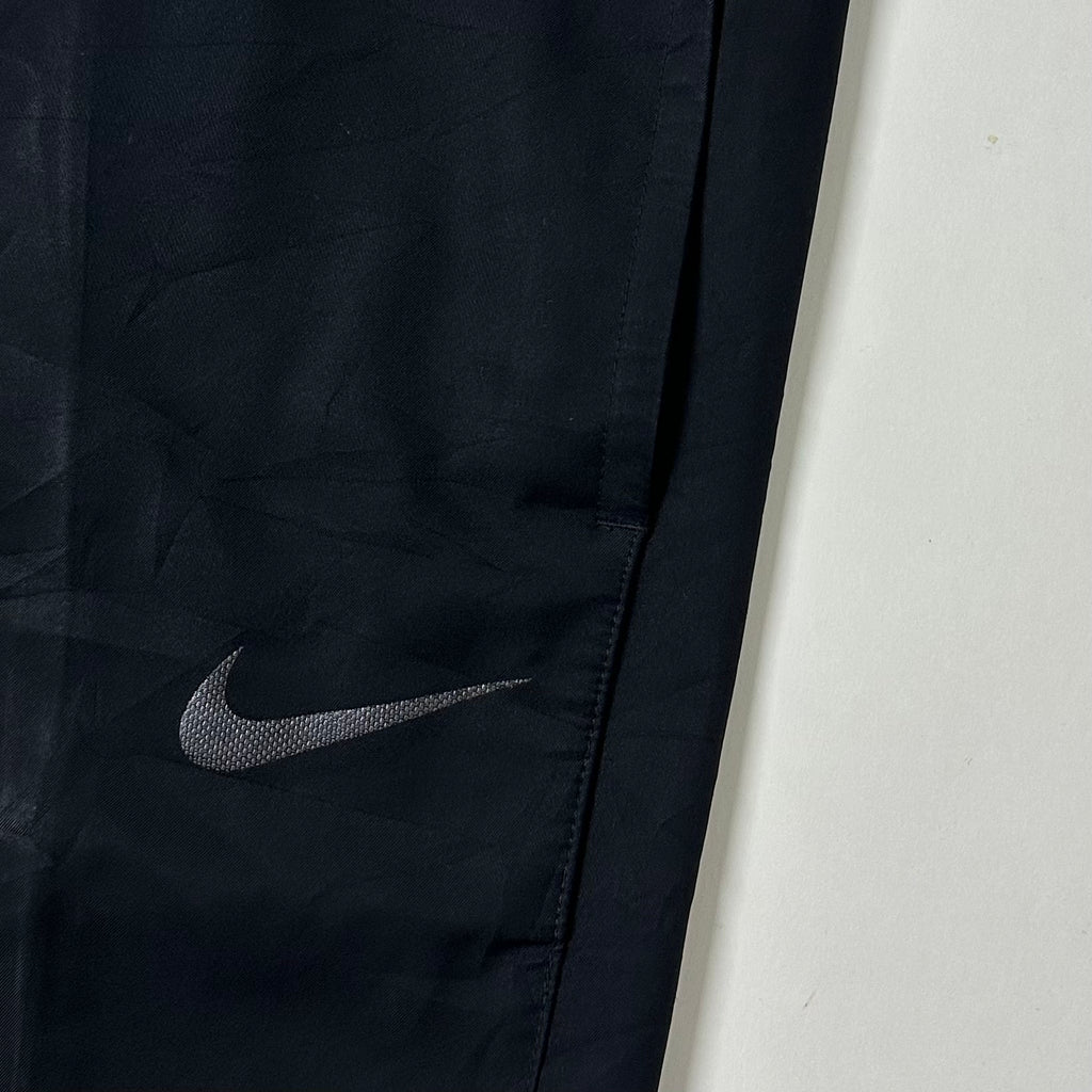 NIKE Dry-Fit Woven Team Training Pants in Black (Size 36-40)