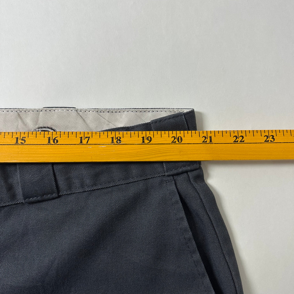 DICKIES Double Patch Shorts in Gray (Size 42)